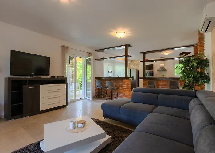 Angeli Villa