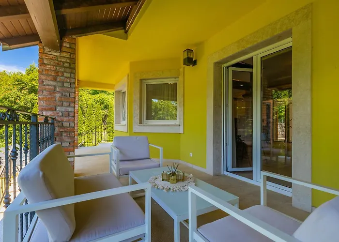 Angeli Villa *