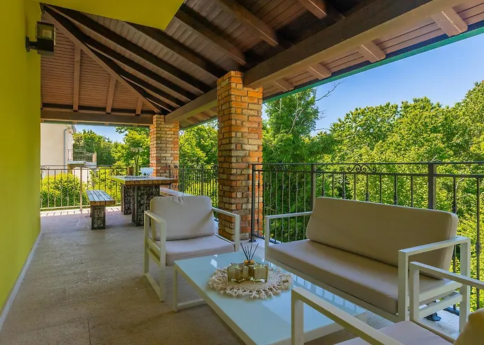 Angeli Villa