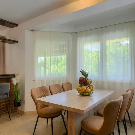 Angeli Villa *