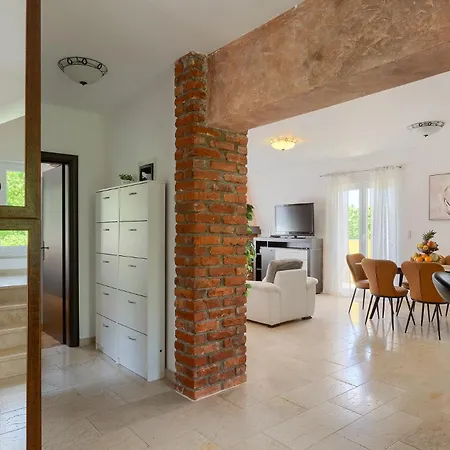 Angeli Villa