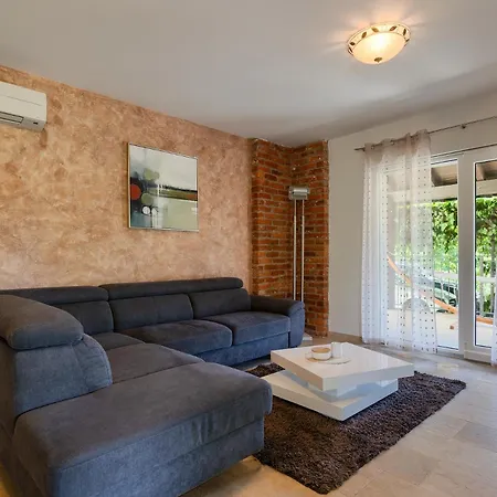 Angeli Villa