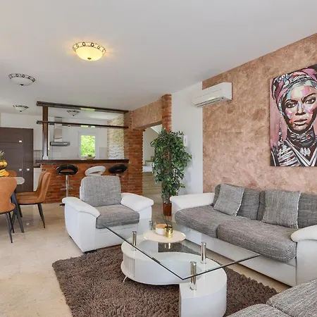 Angeli Villa *