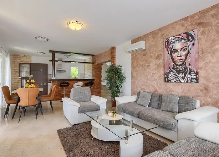 Angeli Villa *